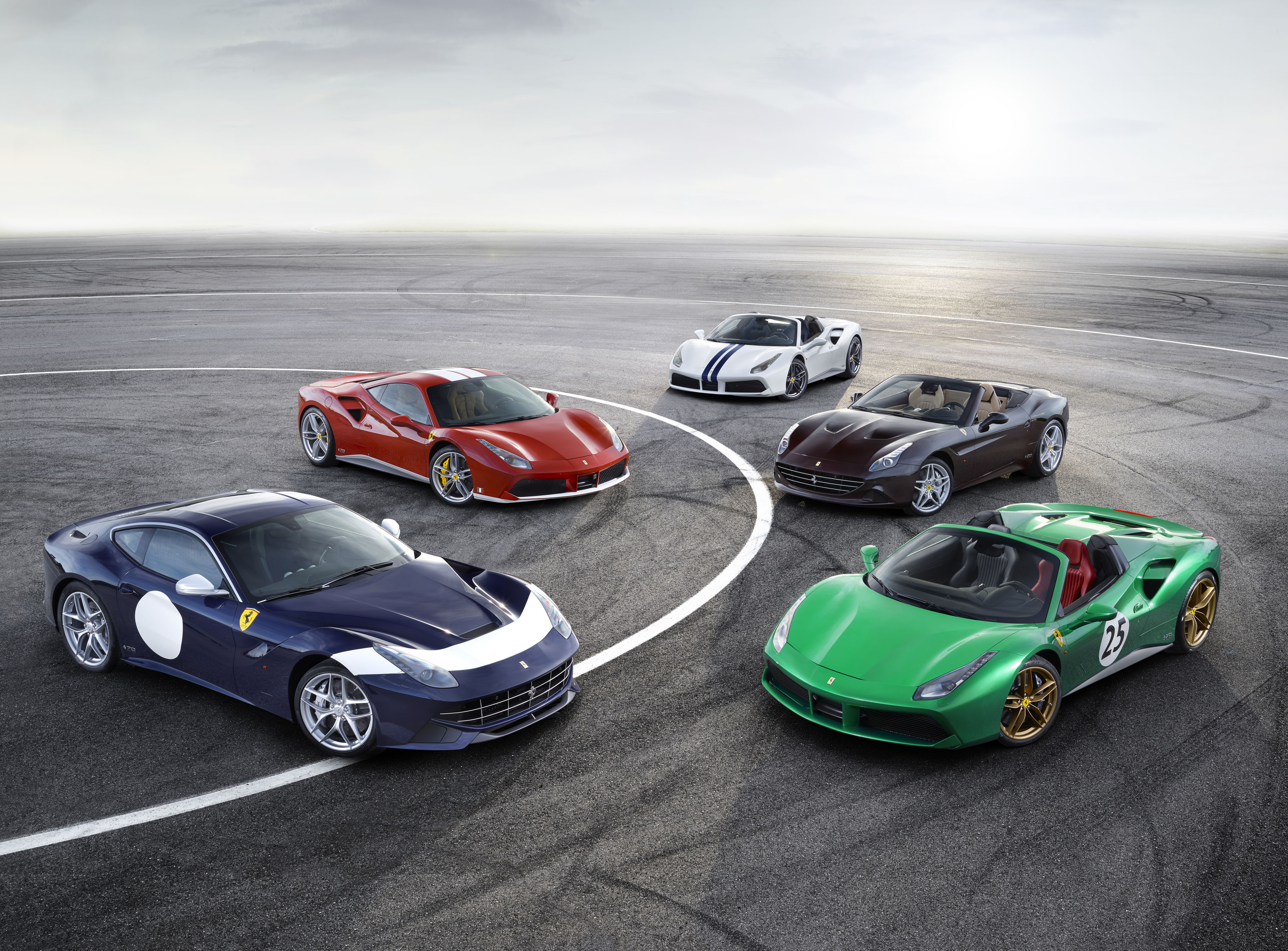 ferrari70annigruppo.jpg
