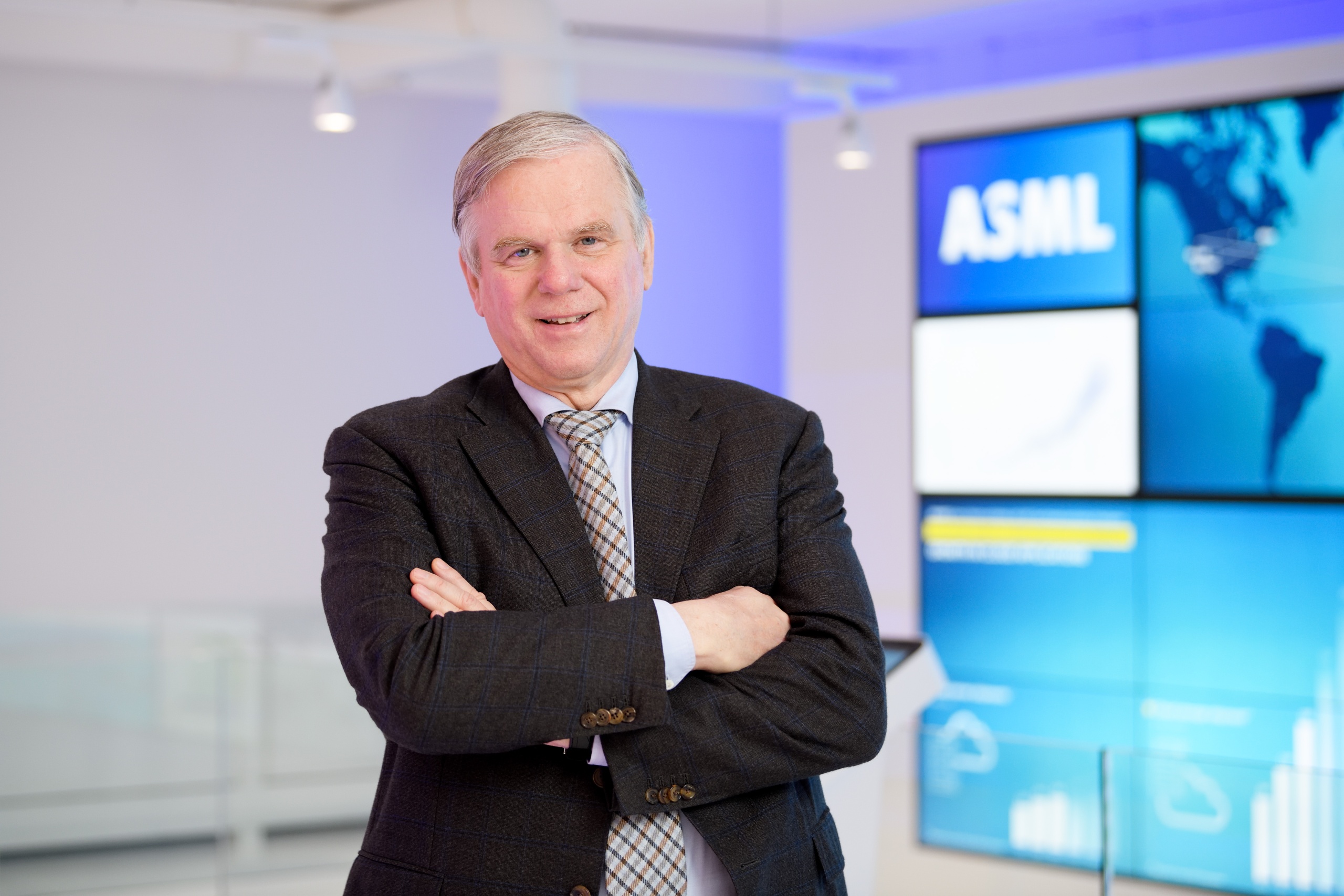 asml-20201231_g57.jpg